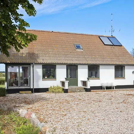 Ferienhaus Idyllic Summer In The Countrysid *